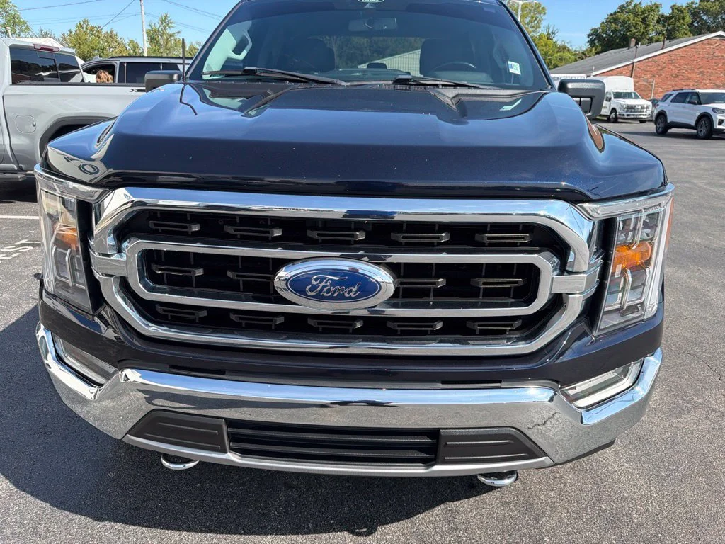 Used 2021 Antimatter Blue Metallic Ford XLT image 8