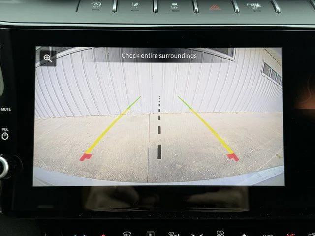 New 2026 Silver Zynith Exterior Paint Jeep Altitude image 9