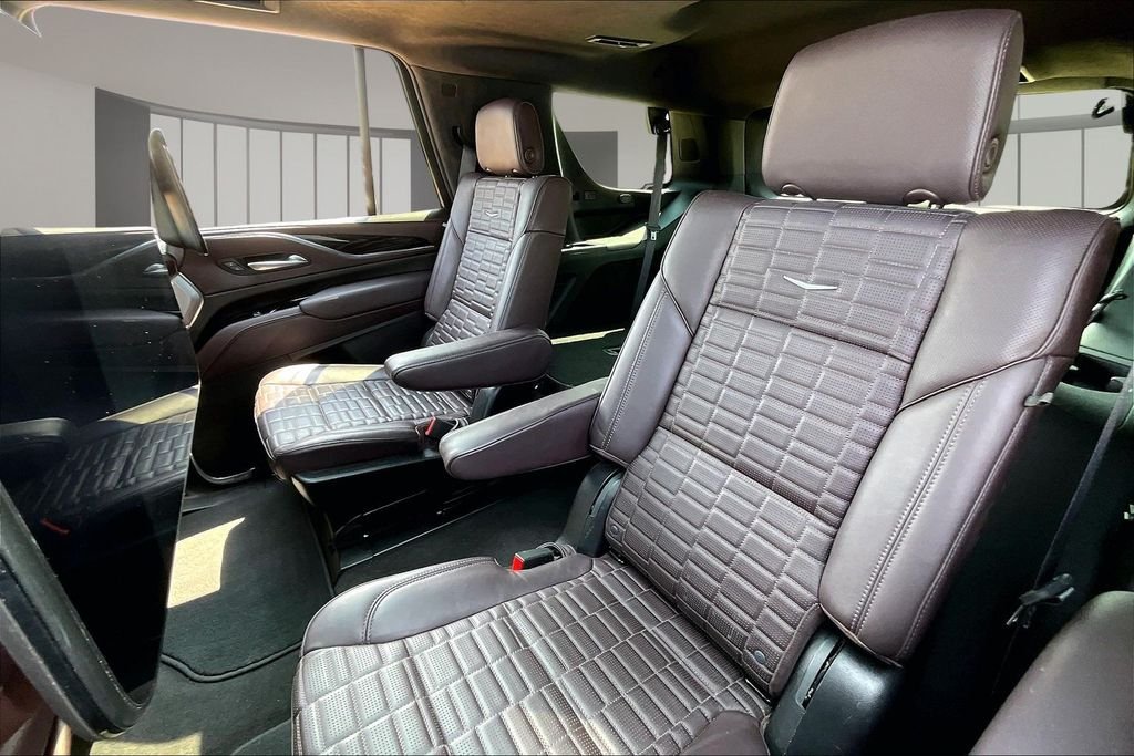 Used 2024 White Cadillac V-Series image 28