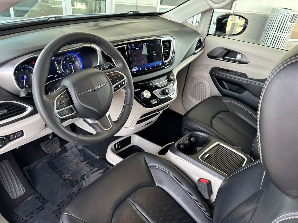 2024 Chrysler Pacifica Touring L - Photo 9