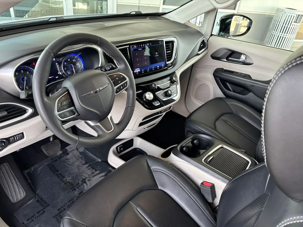 2024 Chrysler Pacifica Touring L - Photo 9