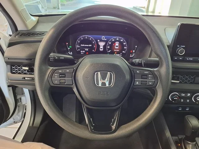 Certified Used 2025 Platinum White Pearl Honda SE image 8