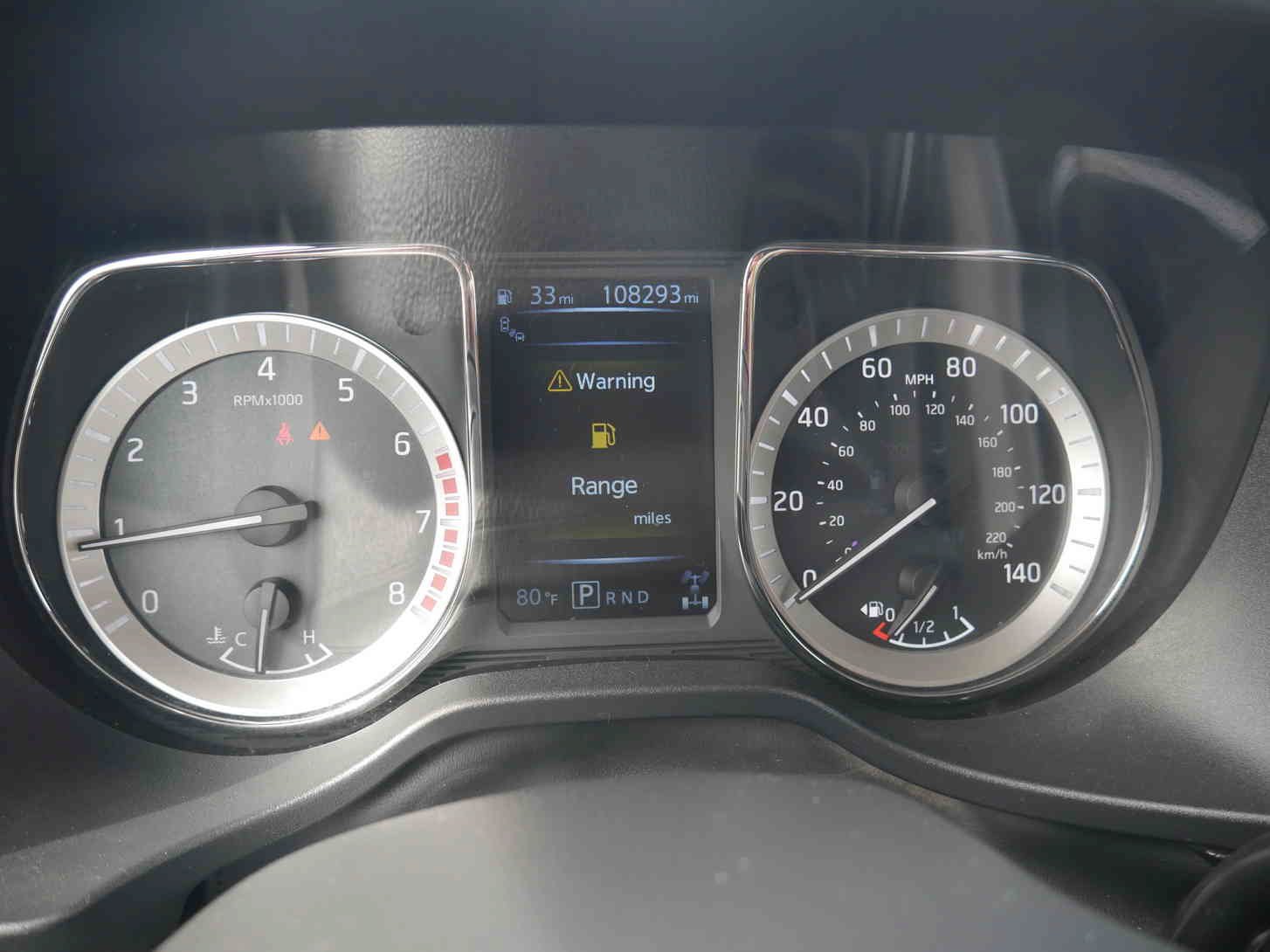 Used 2017 Silver Nissan SL image 43