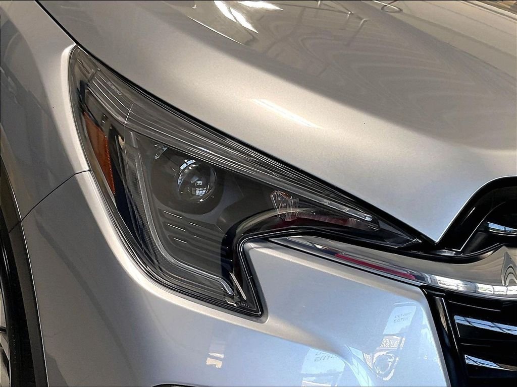 Used 2025 Silver Subaru Premium image 33