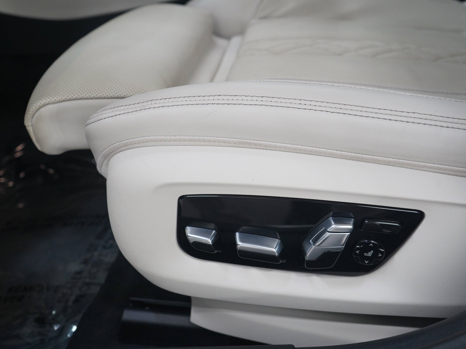 Used 2021 Alpine White BMW 540i xDrive image 24