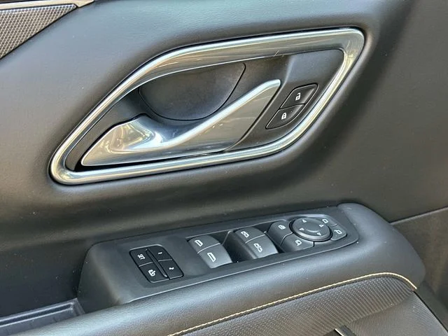 Used 2023 Black GMC AT4 image 17