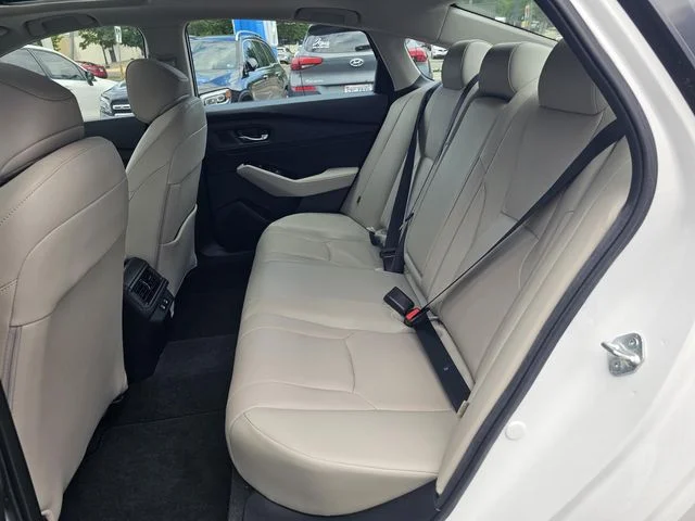 Used 2023 White Honda Touring image 15