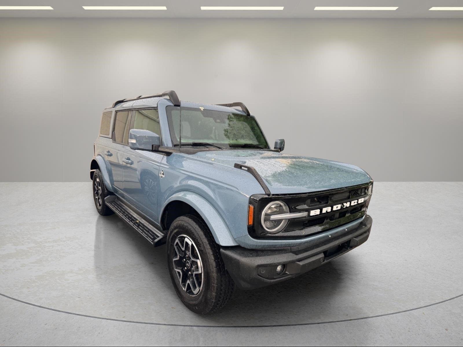 Used 2025 Azure Gray Metallic Tri-Coat Ford Outer Banks image 17