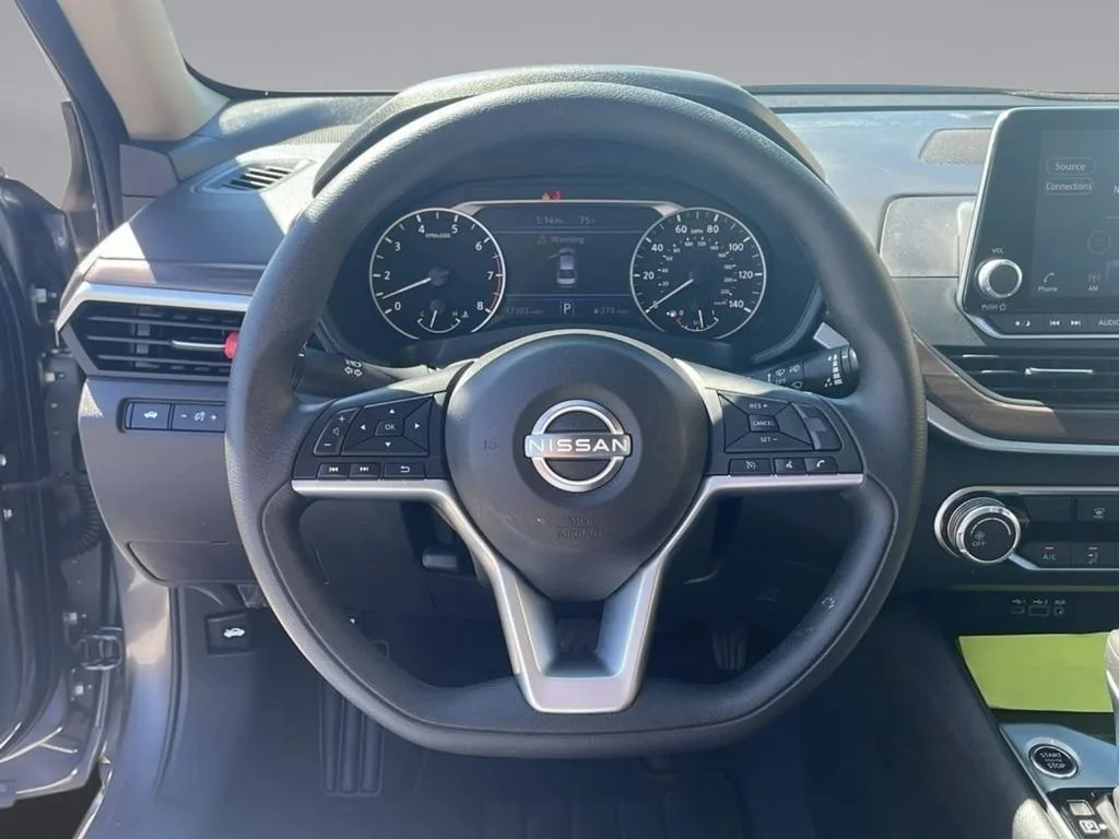 2025 Nissan Altima SV - Photo 17