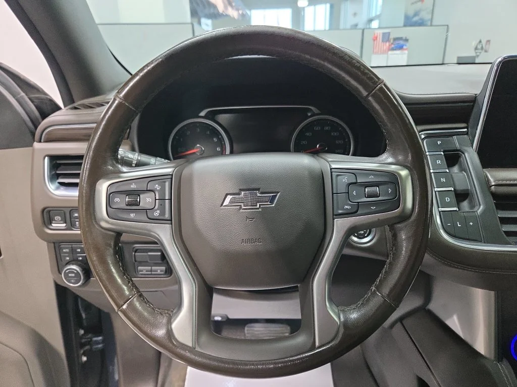 Used 2021 Gray Chevrolet Z71 image 39