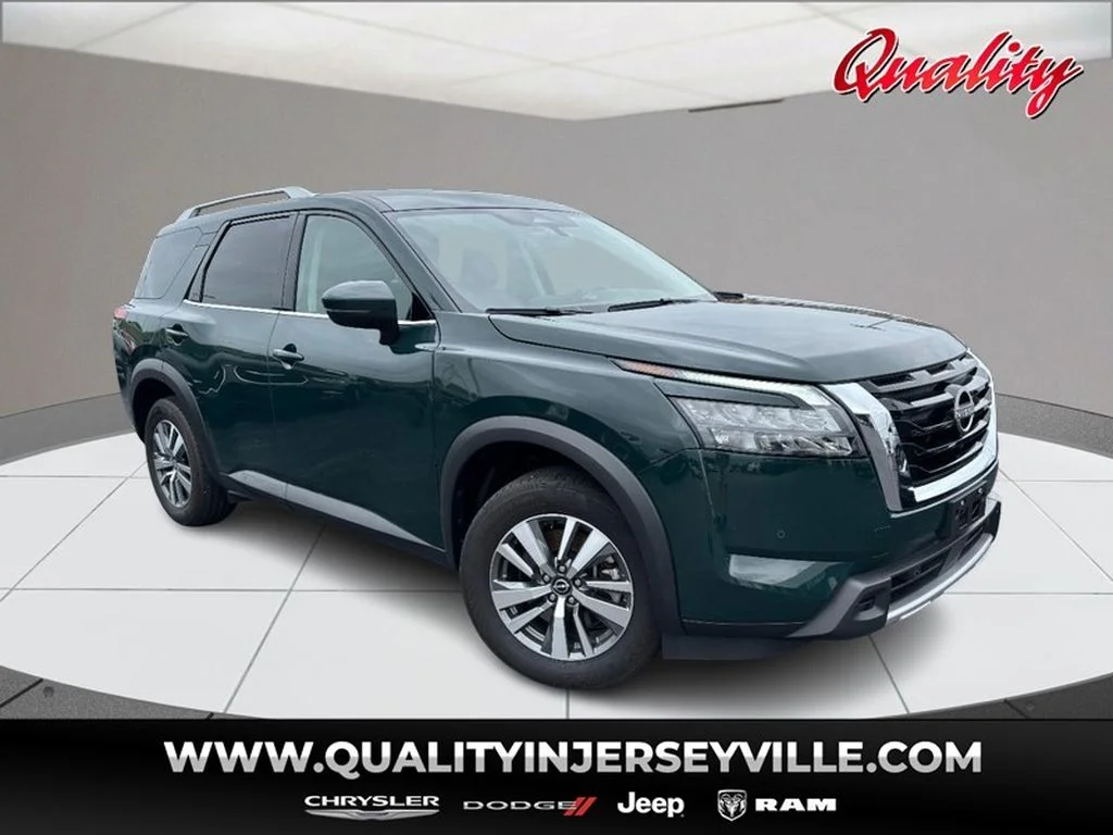 Used 2025 Obsidian Green Pearl Nissan SL image 1
