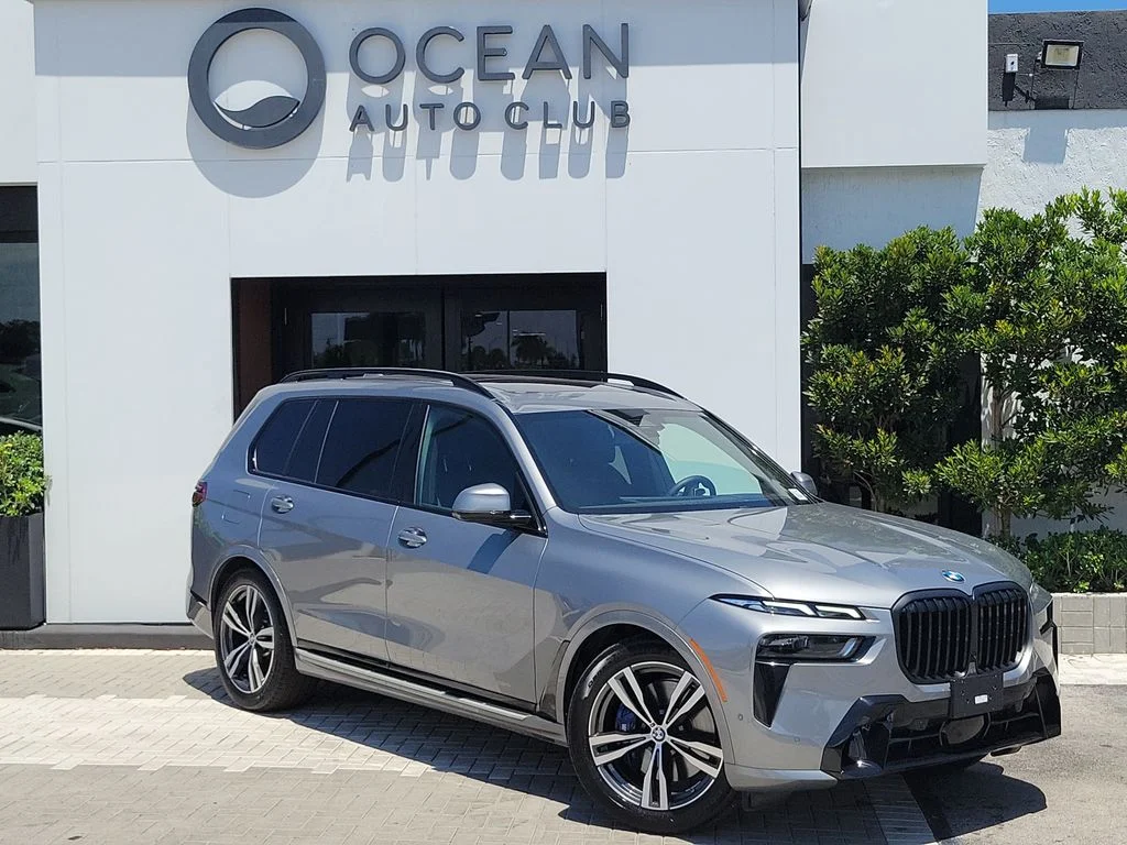 Used 2026 Gray BMW xDrive40i image 2