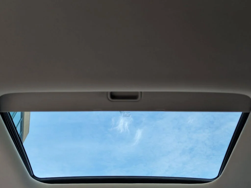Used 2014 Silver Jeep Limited image 19