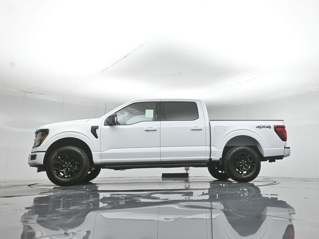 New 2026 Oxford White Ford XLT image 7