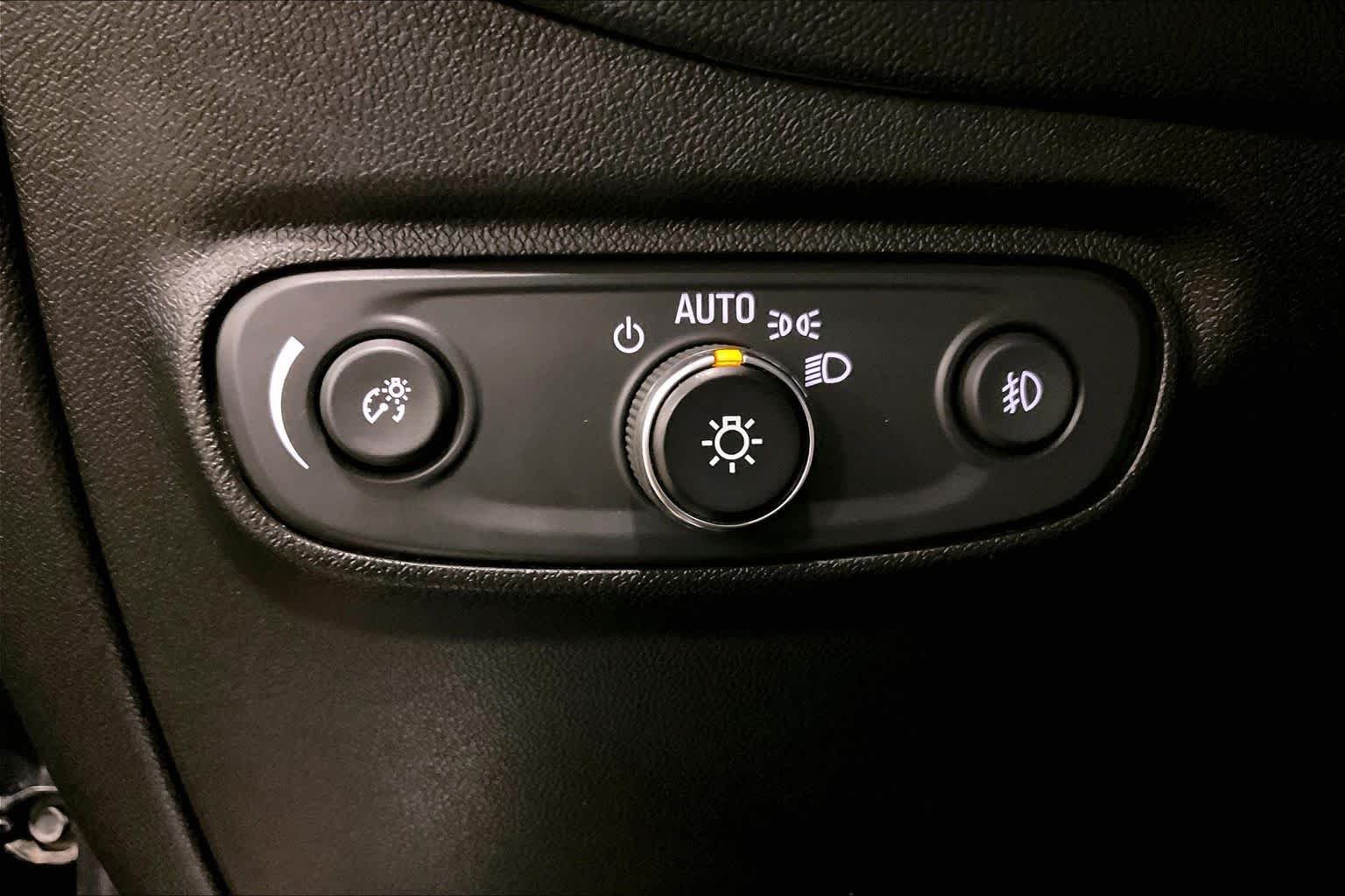 Used 2020 Midnight Blue Metallic Chevrolet Premier image 34