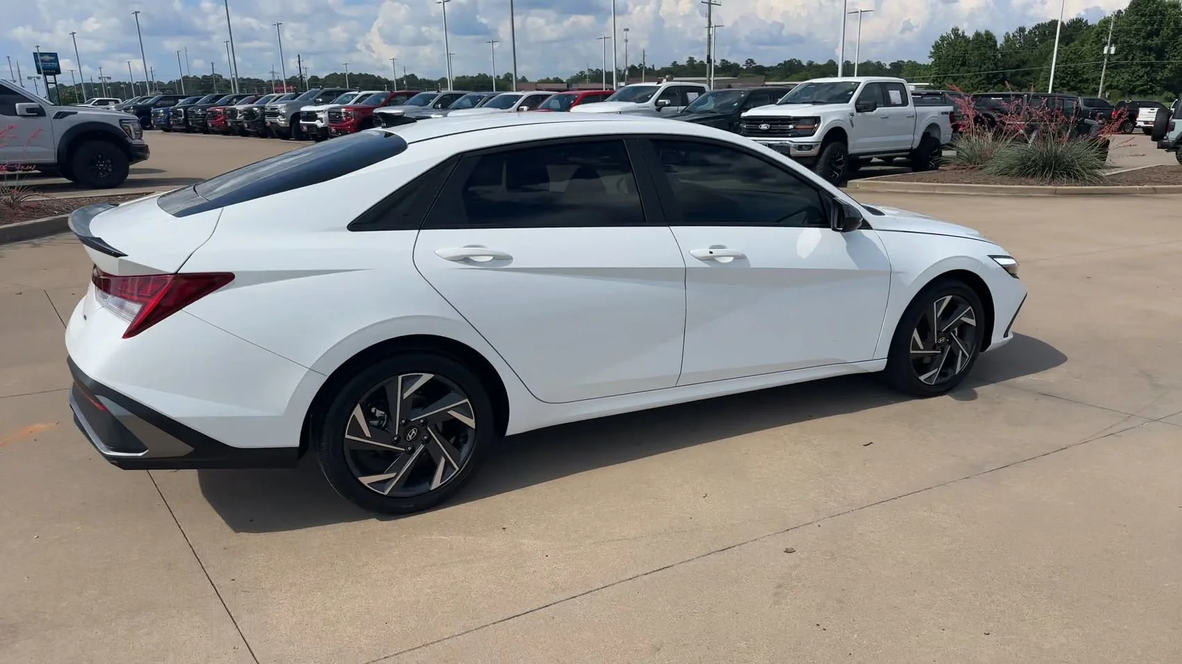 Used 2025 Serenity White Hyundai SEL Sport image 9