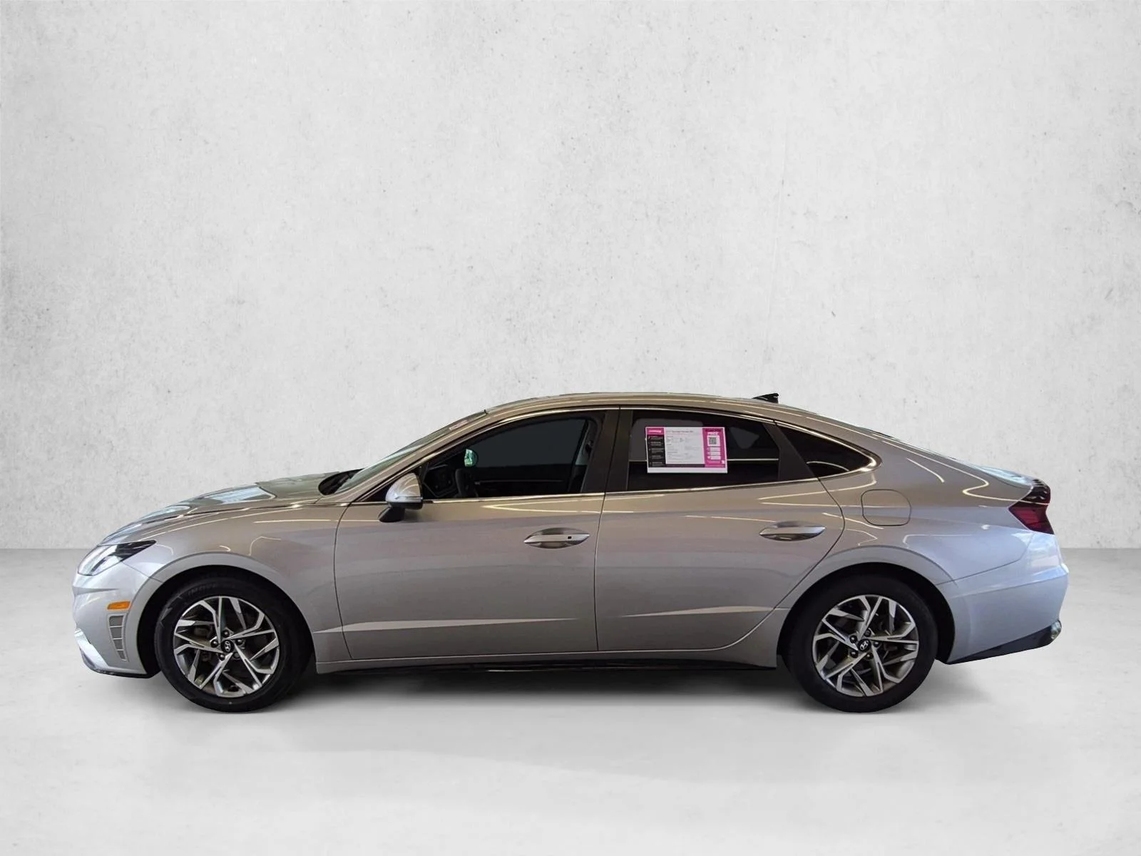Used 2021 Shimmering Silver Pearl Hyundai SEL image 9