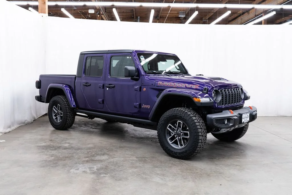 2026 Jeep Gladiator Mojave Auto's photo