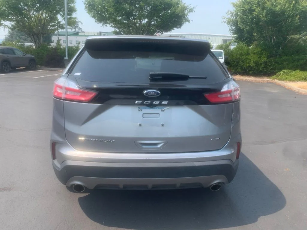 Used 2022 Silver Metallic Ford Titanium image 3