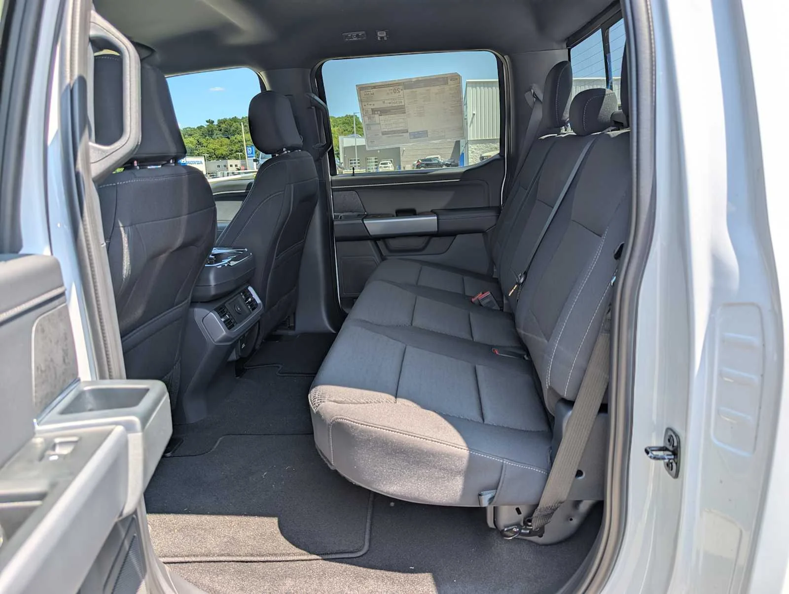 New 2026 Oxford White Ford XLT image 16