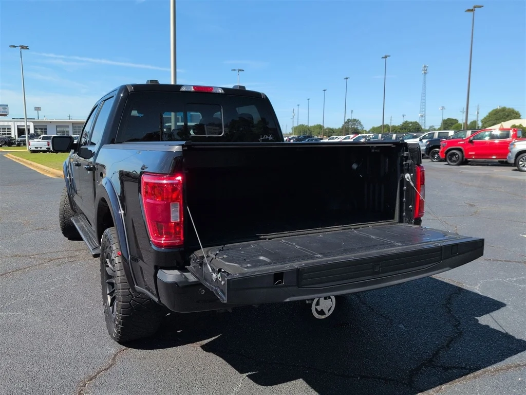 Used 2023 Black Ford XLT image 27