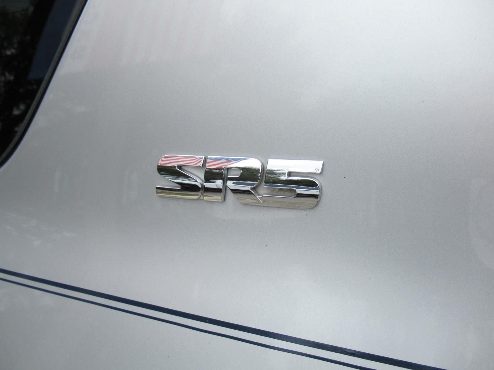 Used 2018 Silver Toyota SR5 image 34