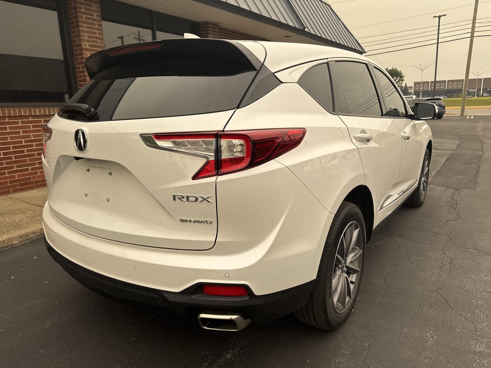 Used 2024 Platinum White Pearl Acura w/Technology Package image 6
