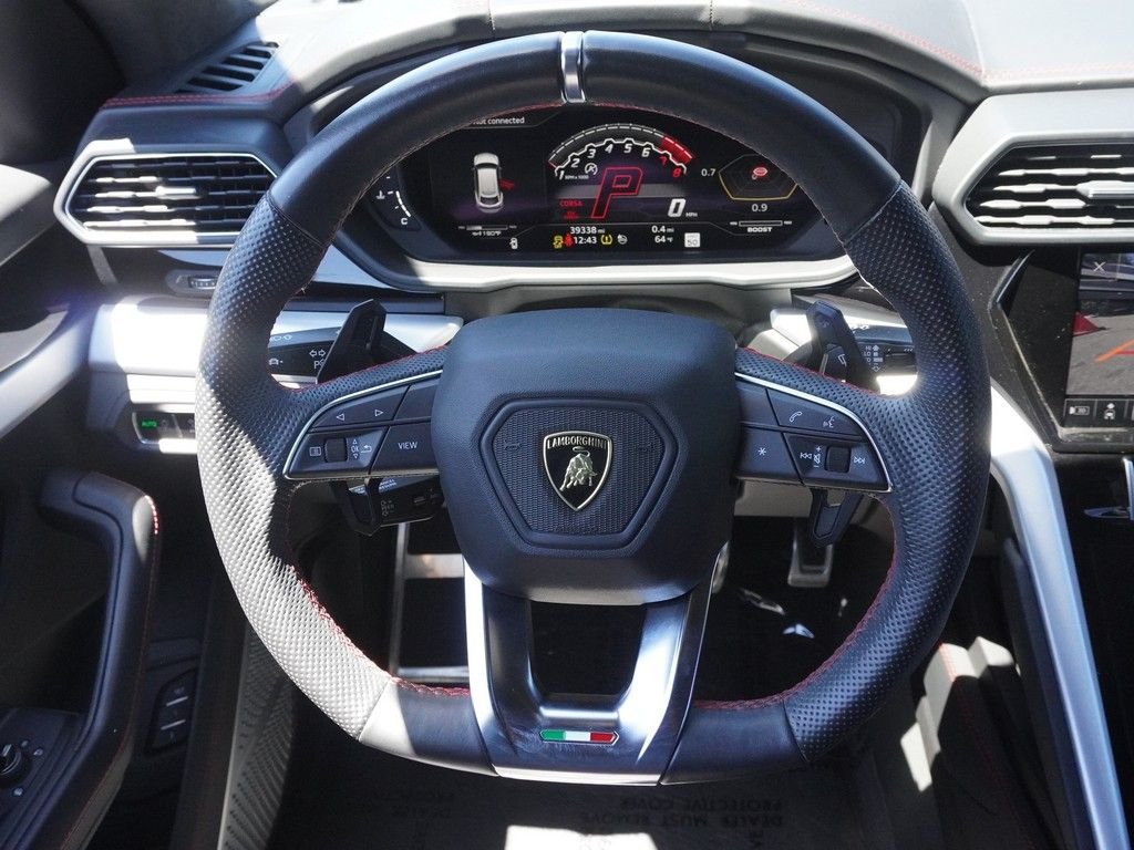 Used 2020 Black Lamborghini Base image 48