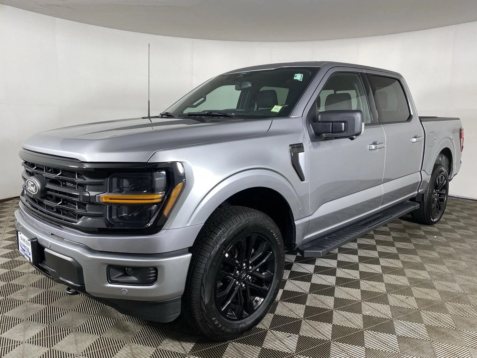 New 2026 Silver Metallic Ford XLT image 3