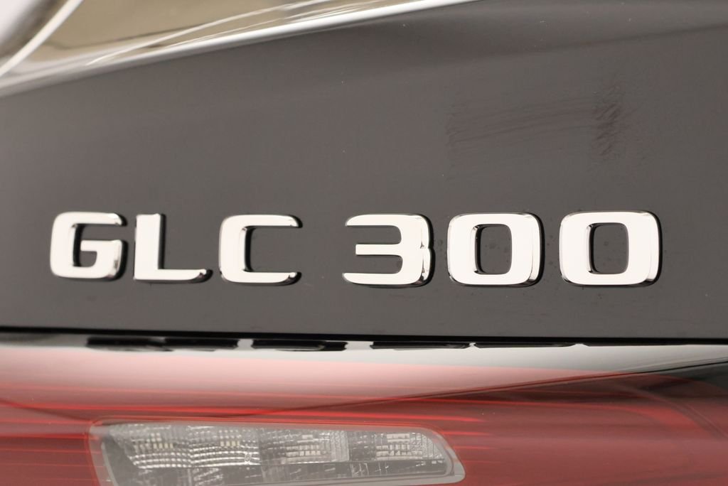 New 2027 Black Mercedes-Benz GLC 300 Coupe image 9