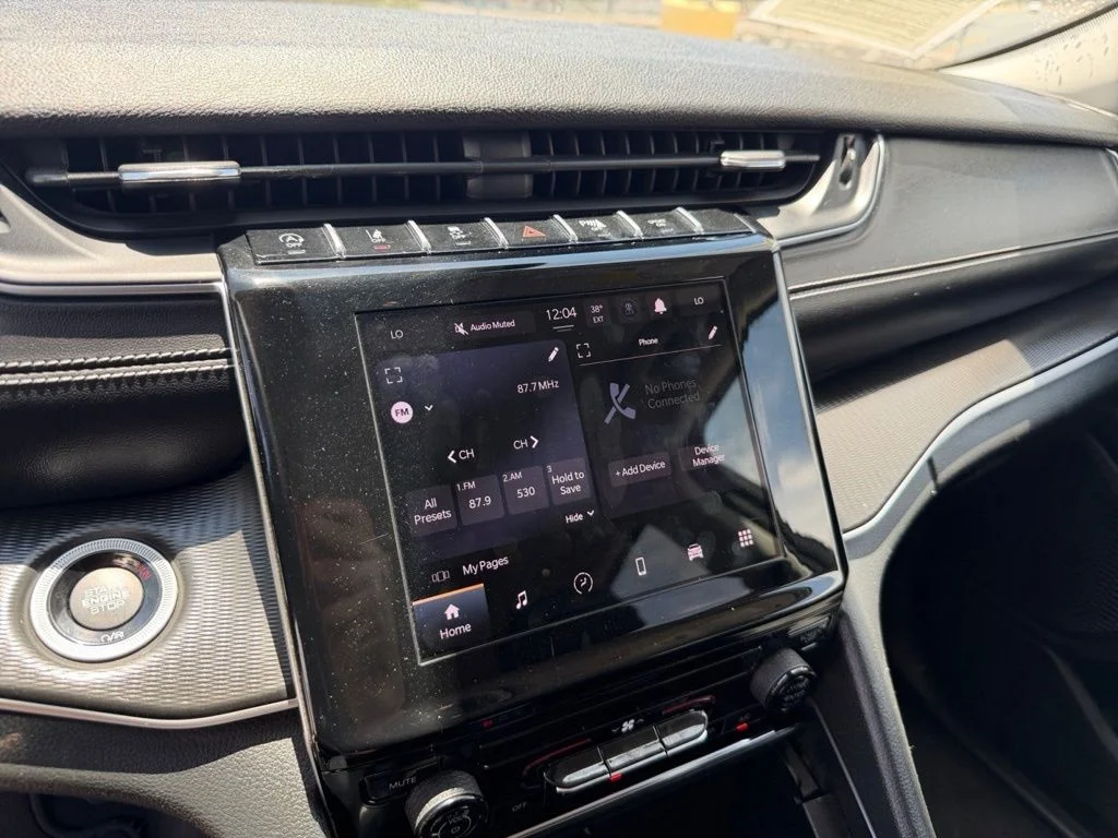 Used 2023 White Jeep Laredo image 12