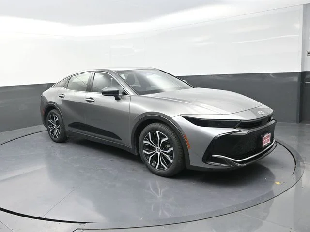 Used 2023  Toyota XLE image 10