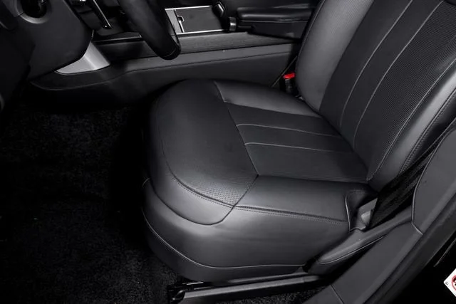 Used 2025 Santorini Black Metallic Land Rover SV image 19