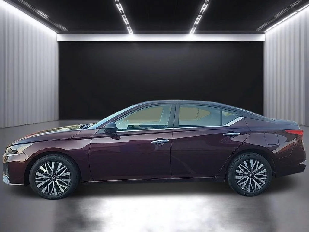 Used 2025 Red Nissan 2.5 SV image 1