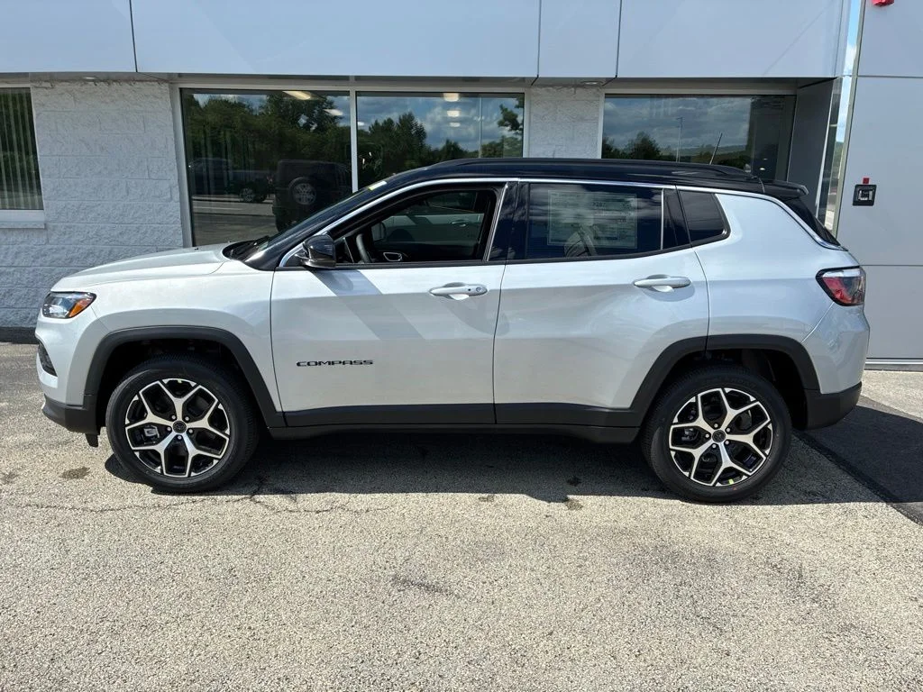 New 2026 Silver Zynith Metallic Clear-Coat Exterior Paint Jeep Limited image 2