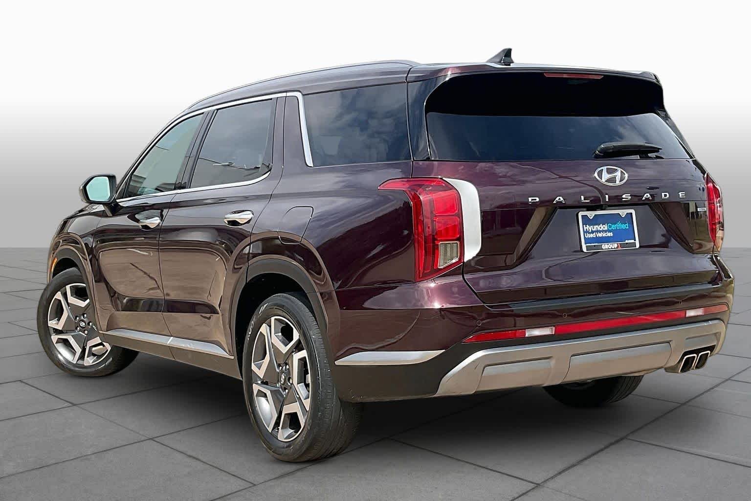 Used 2023 Sierra Burgundy Hyundai SEL image 12