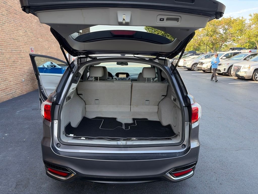 Used 2018 Modern Steel Metallic Acura  image 27