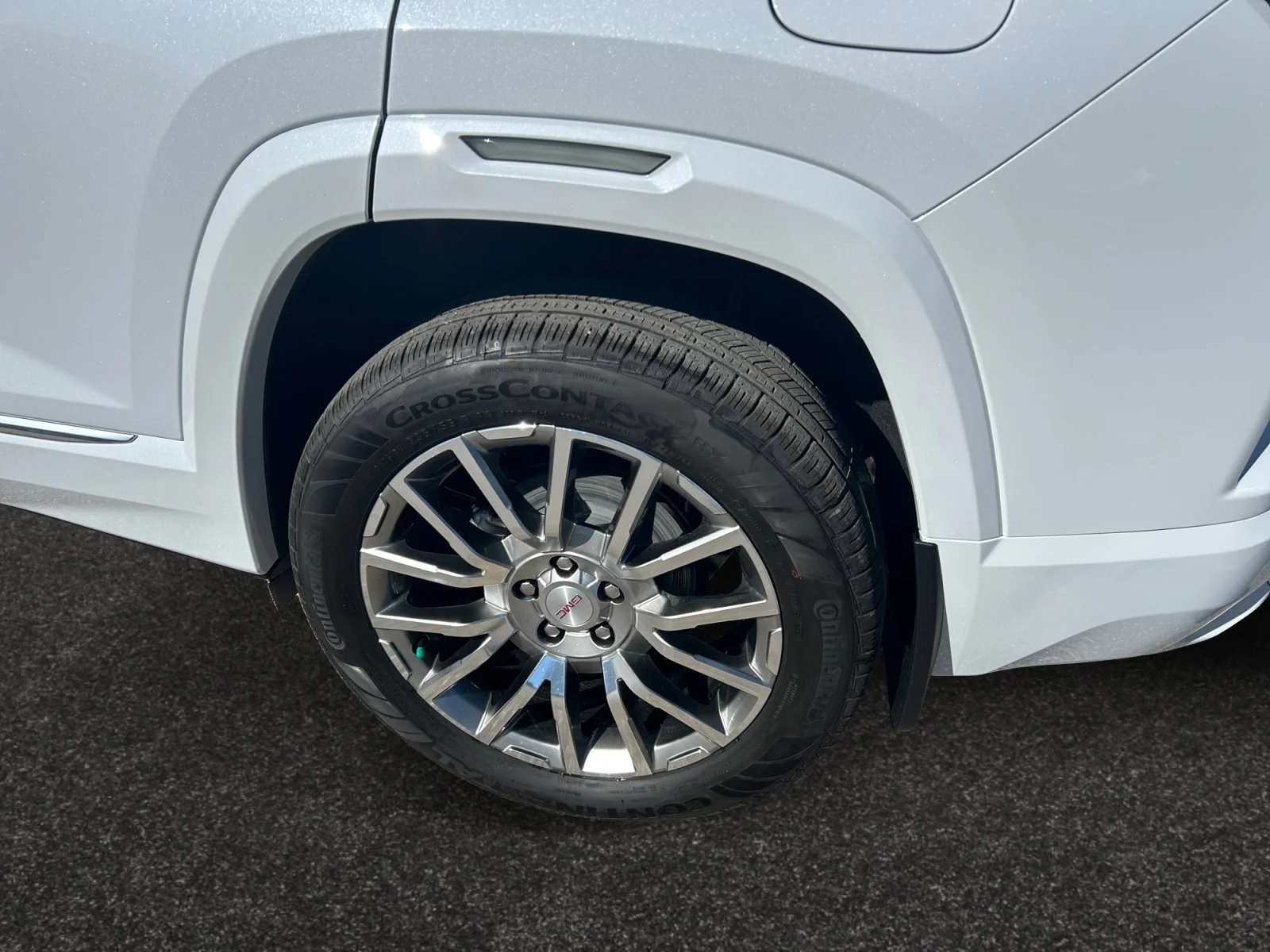 New 2027 Glacier White Tricoat GMC AWD Denali image 9