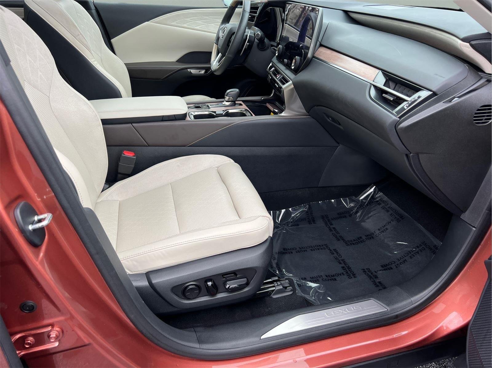 2023 Lexus RX 350 - Photo 14