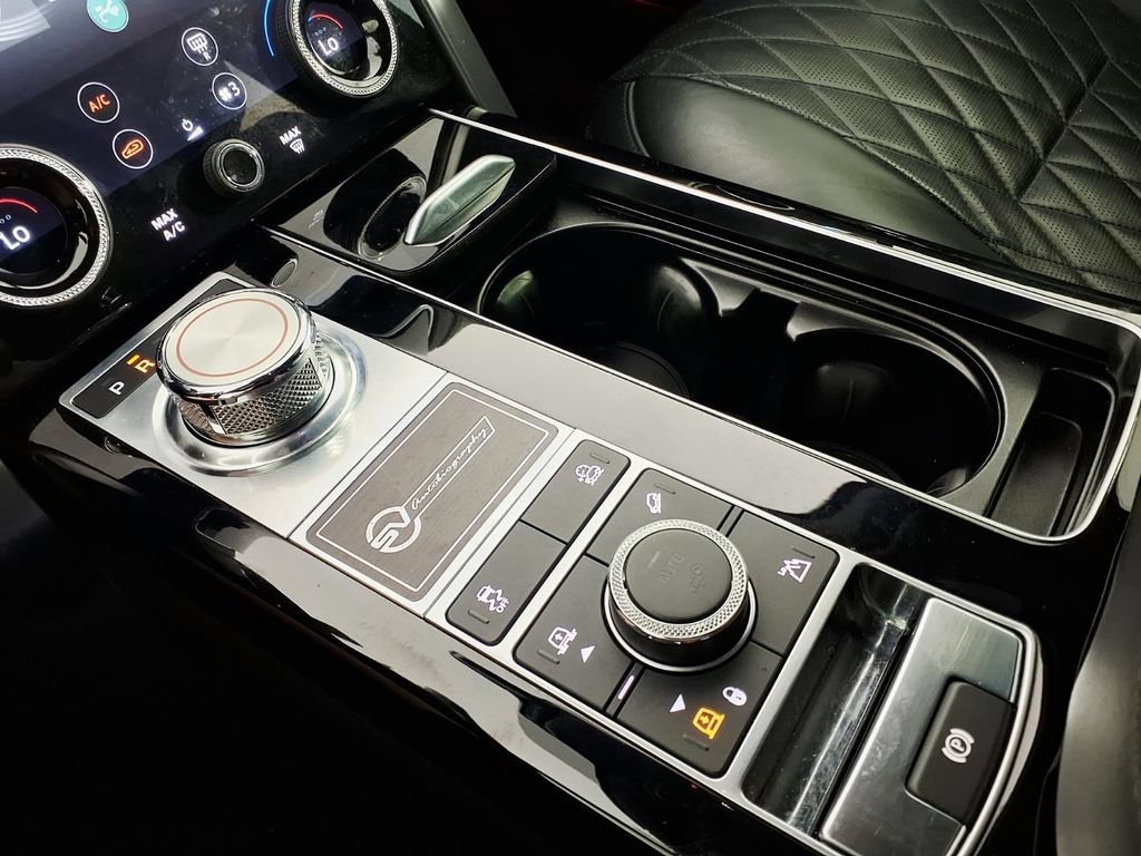 Used 2021 Black Land Rover SV Autobiography Dynamic image 19