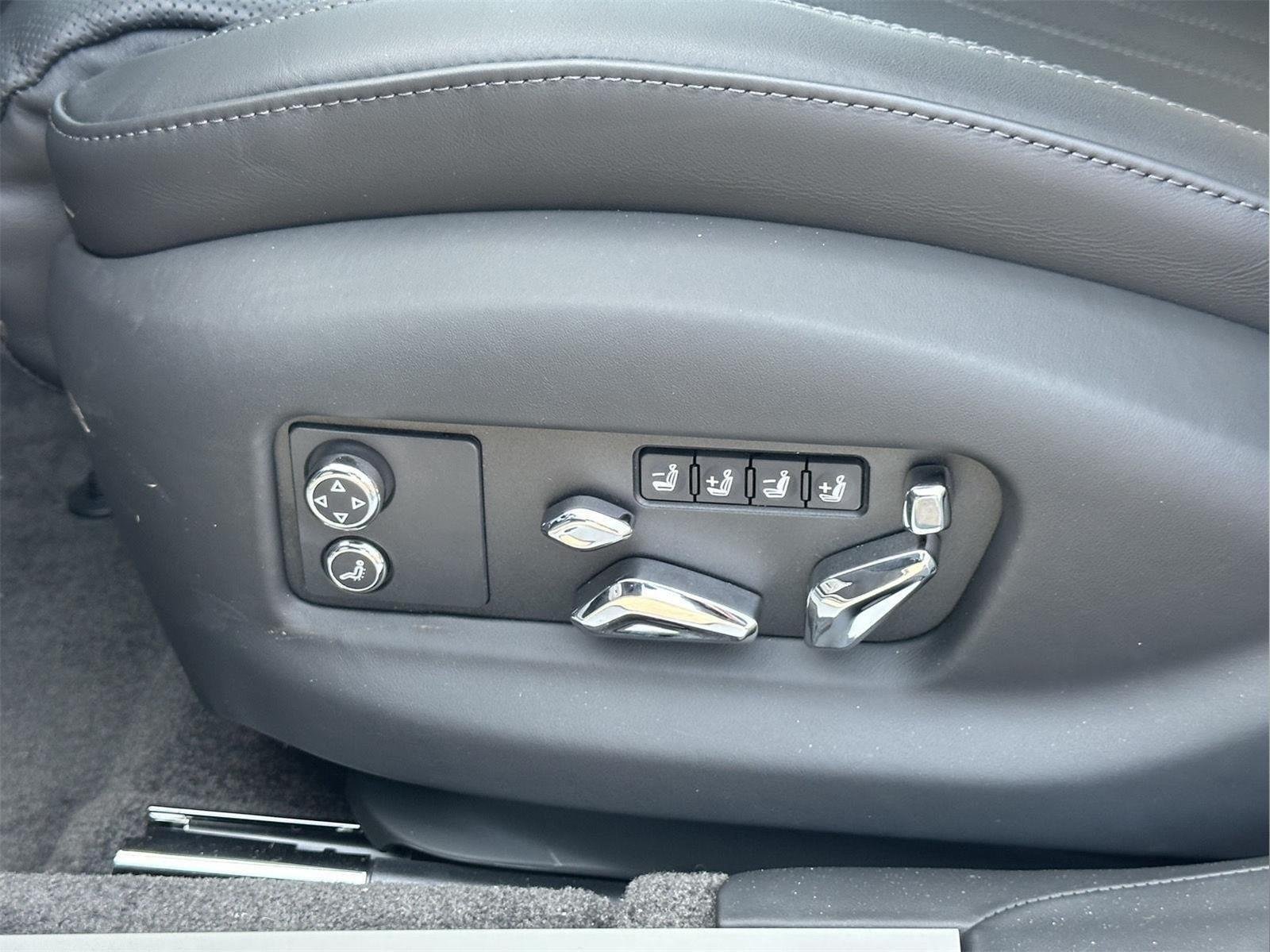 2026 Bentley Flying Spur - Photo 17