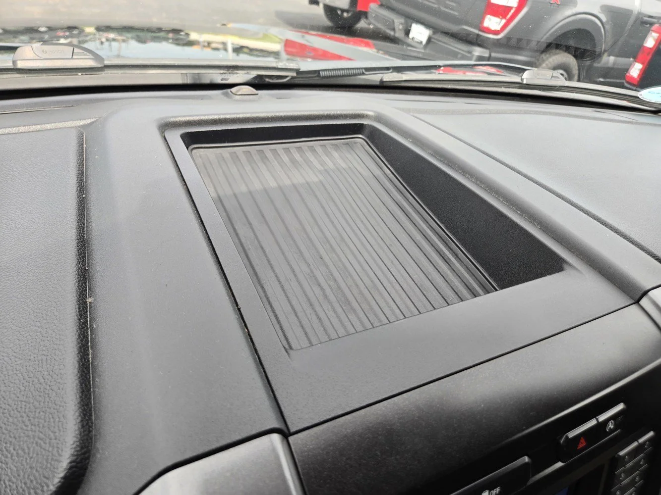 Used 2018  Ford XLT image 8