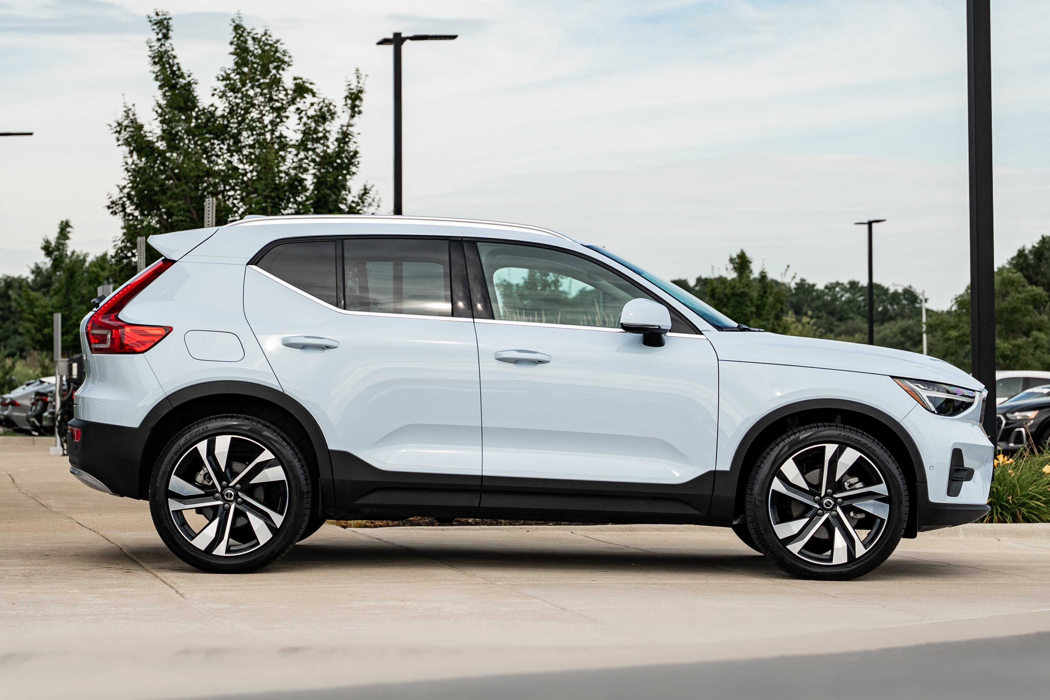 Used 2024 Cloud Blue Volvo Plus Bright Theme image 3
