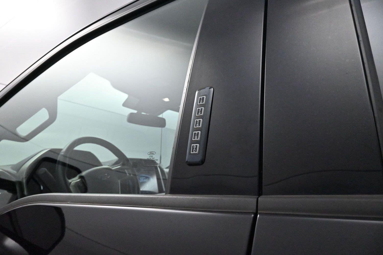 Used 2022 Agate Black Ford Lariat image 10