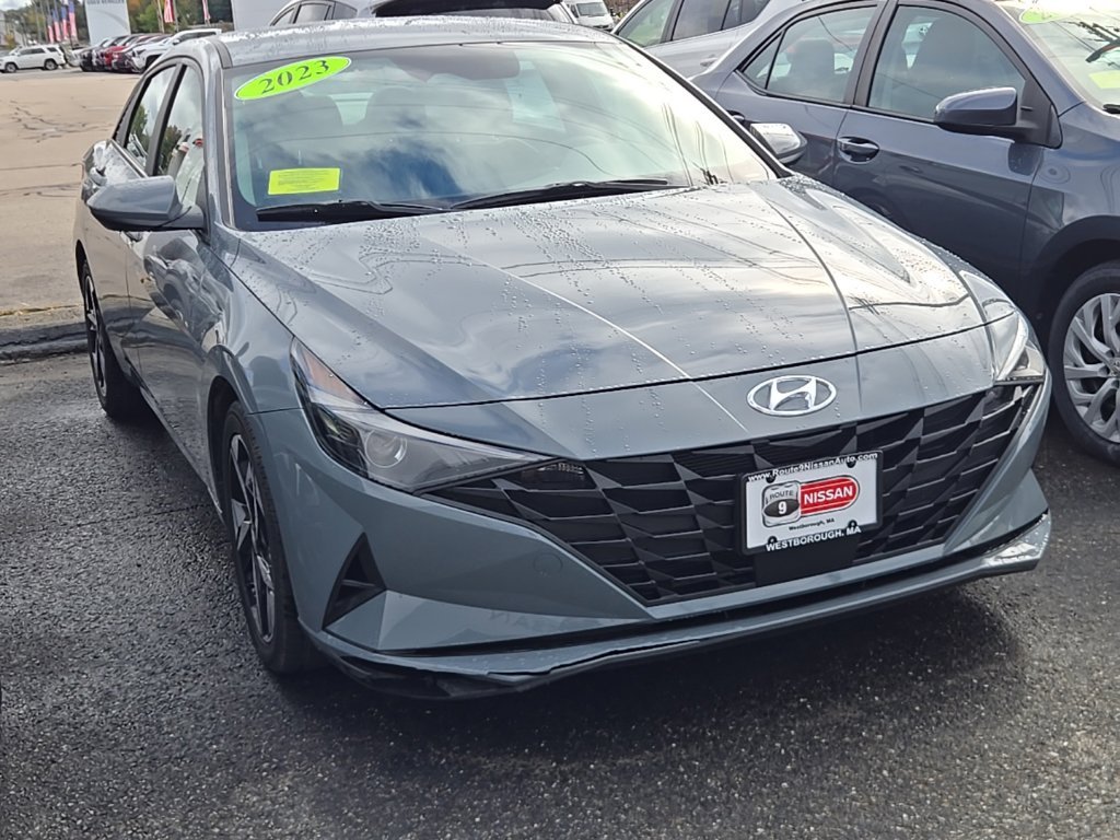 Used 2023 Gray Hyundai SEL image 4