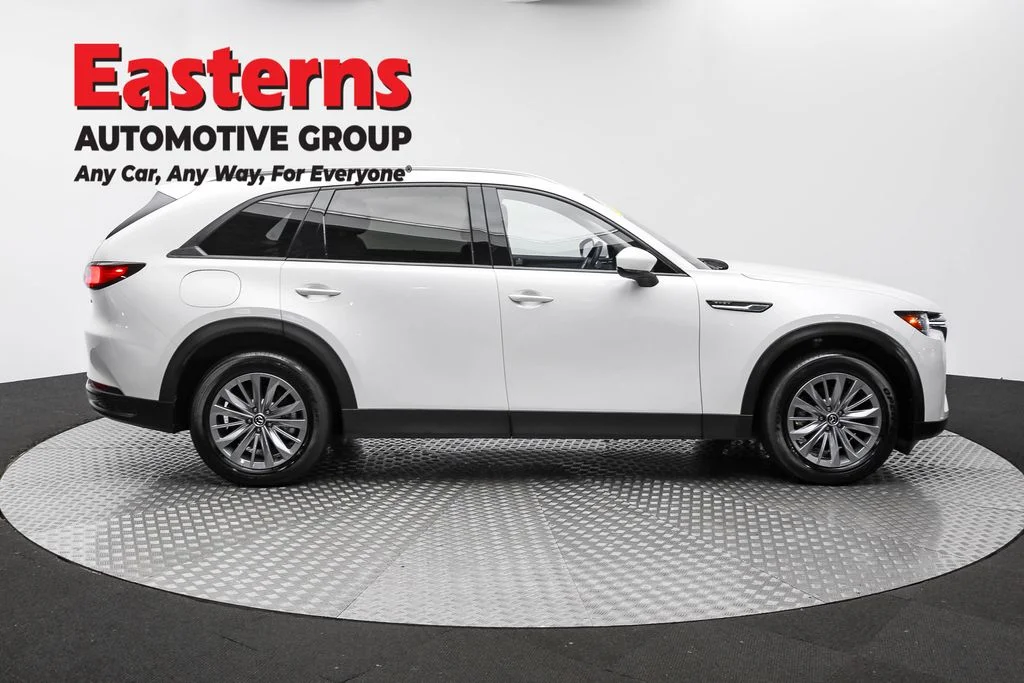 Used 2024 White Mazda Preferred image 4