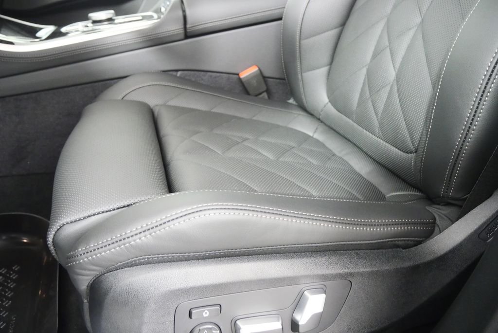 New 2026 Manhattan Green Metallic BMW sDrive40i image 9
