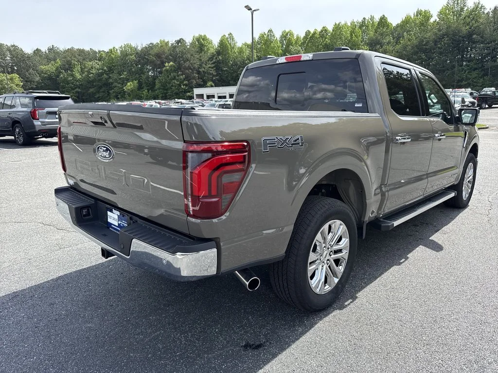 Used 2025 Gray Ford Lariat image 7