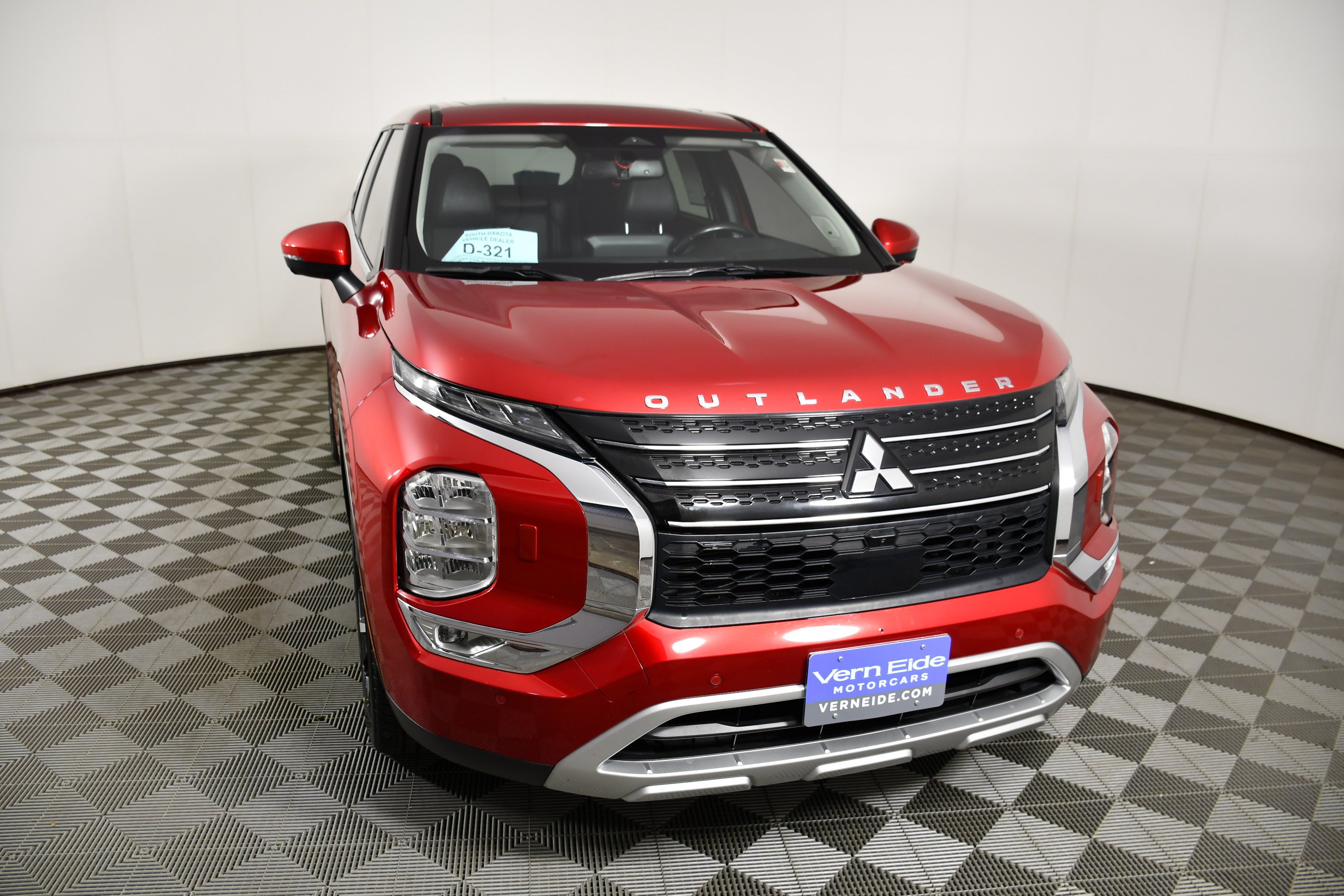 Used 2024 Red Diamond Mitsubishi SE image 3
