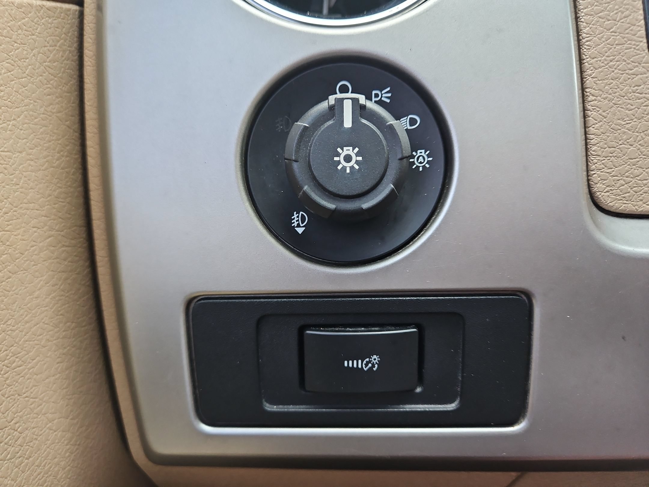 Used 2013 White Platinum Metallic Tri-Coat Ford King Ranch image 49